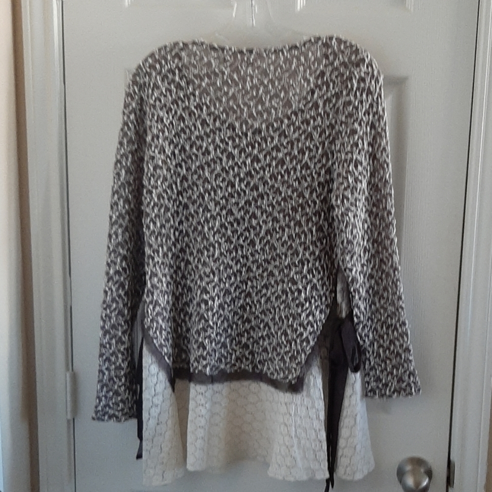 Altar'd State Blouse - Large - Picture 4 of 5